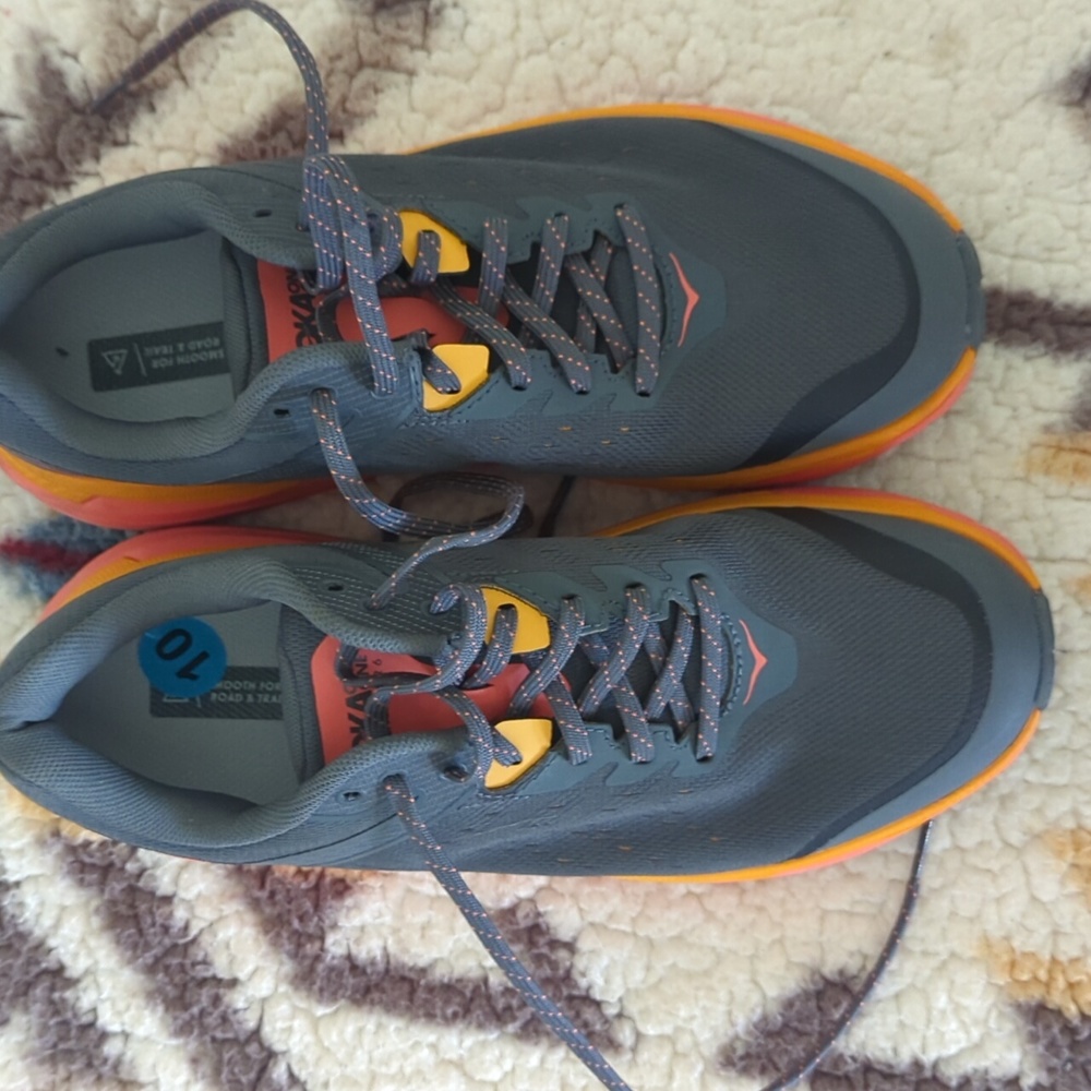 NWOT Hoka ONE ONE sz 10 wide challenger shoes